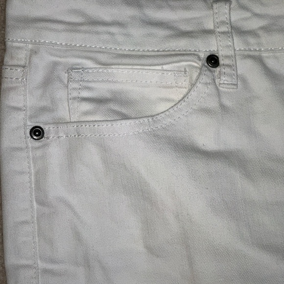 St. John's Bay Women’s White Straight-Leg Jeans - Size 16 with 29” Inseam - Picture 7 of 9
